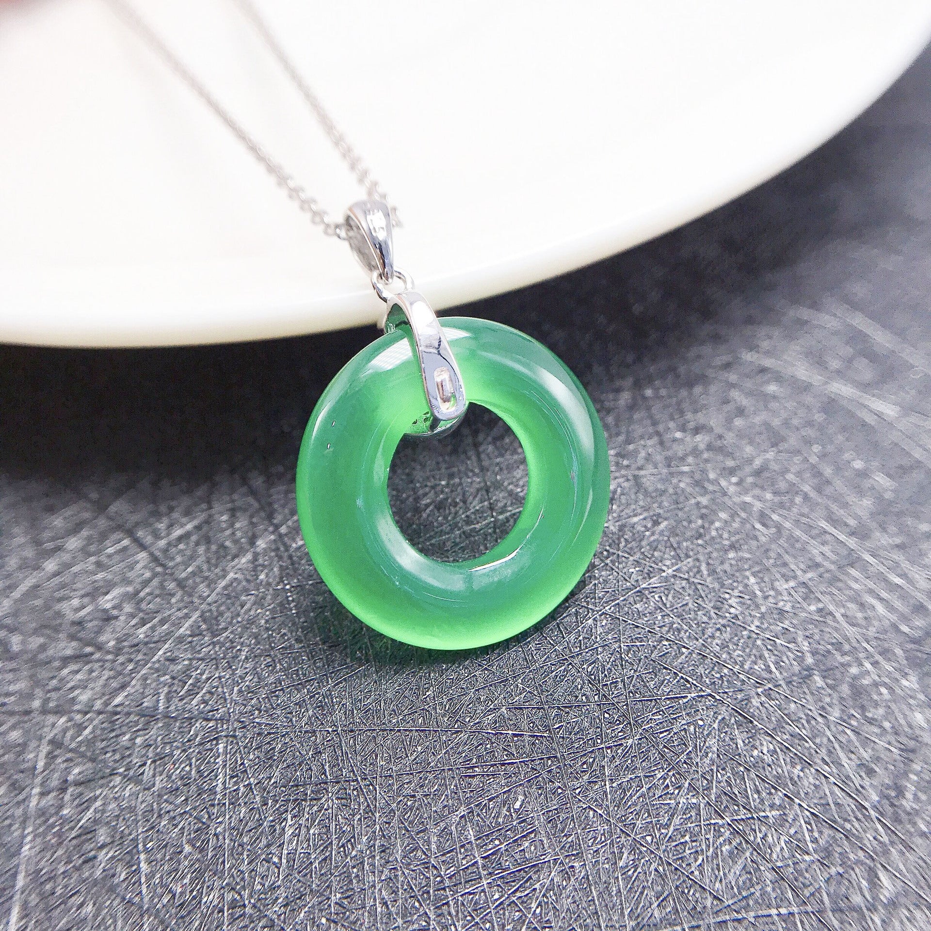 Gold Art Natural green chalcedony donut silver diamond pendant, peace buckle shape jade necklace, Mother's Day gift, commuting date party exquisite jewelry