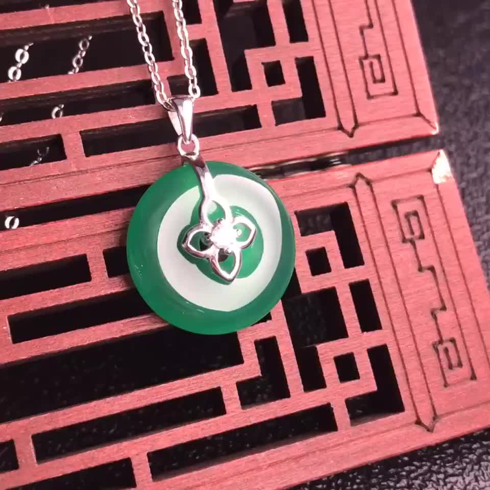Green Chalcedony Peace Buckle Silver Diamond Pendant | Wear it daily to show your temperament, give it as a holiday gift to show your love