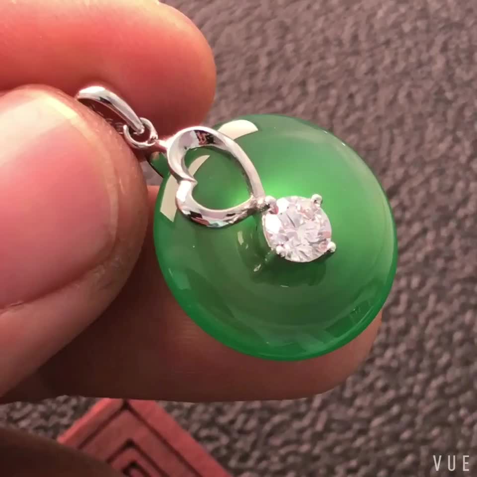 Gold Art Heart-shaped diamond inlaid with ice-type green chalcedony peace buckle "Flow of love" for daily commuting and dating