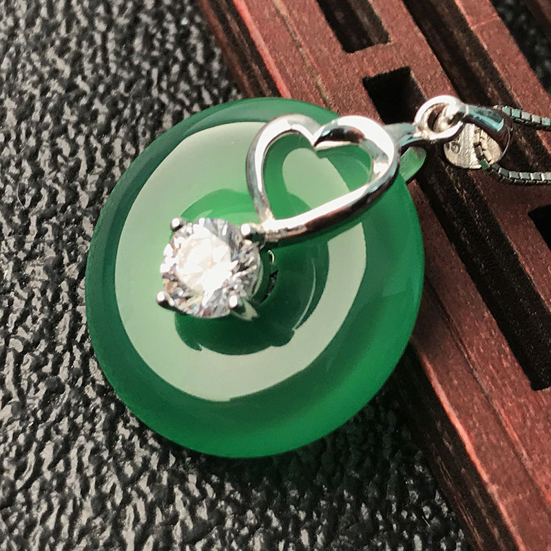 Gold Art Heart-shaped diamond inlaid with ice-type green chalcedony peace buckle "Flow of love" for daily commuting and dating