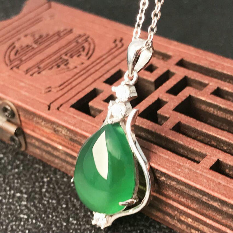 Gold Art Natural green chalcedony water drop silver diamond pendant S925 silver necklace daily wear birthday gift temperament clavicle chain