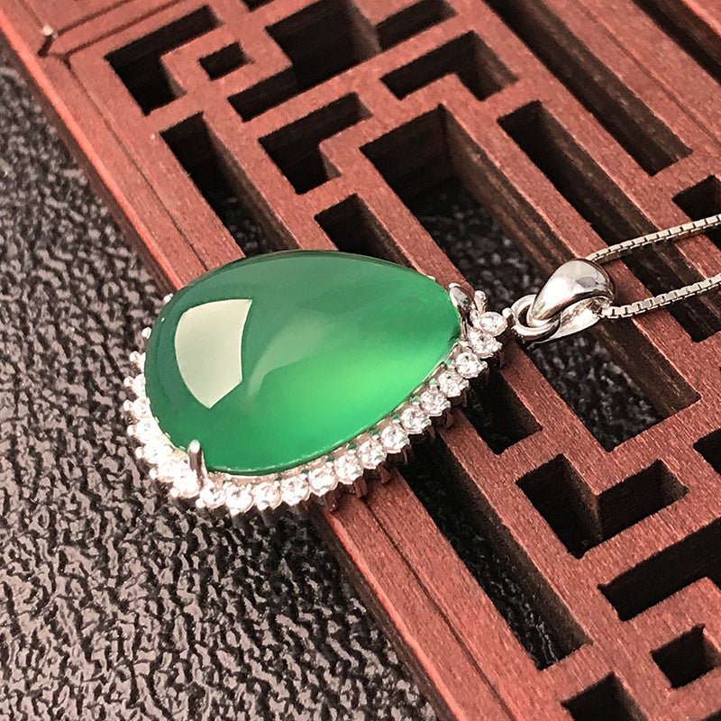 Gold Art Drop-shaped chrysoprase silver pendant with diamonds, the shining focus of dinner parties and dates