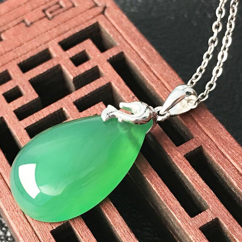 Gold Art Silver inlaid natural green chalcedony water drop pendant Dolphin buckle necklace Daily commuting date to send girlfriend fresh jewelry