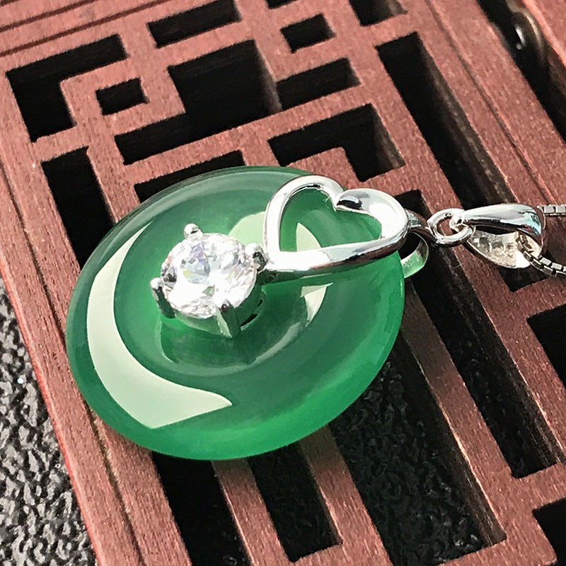 Gold Art Heart-shaped diamond inlaid with ice-type green chalcedony peace buckle "Flow of love" for daily commuting and dating