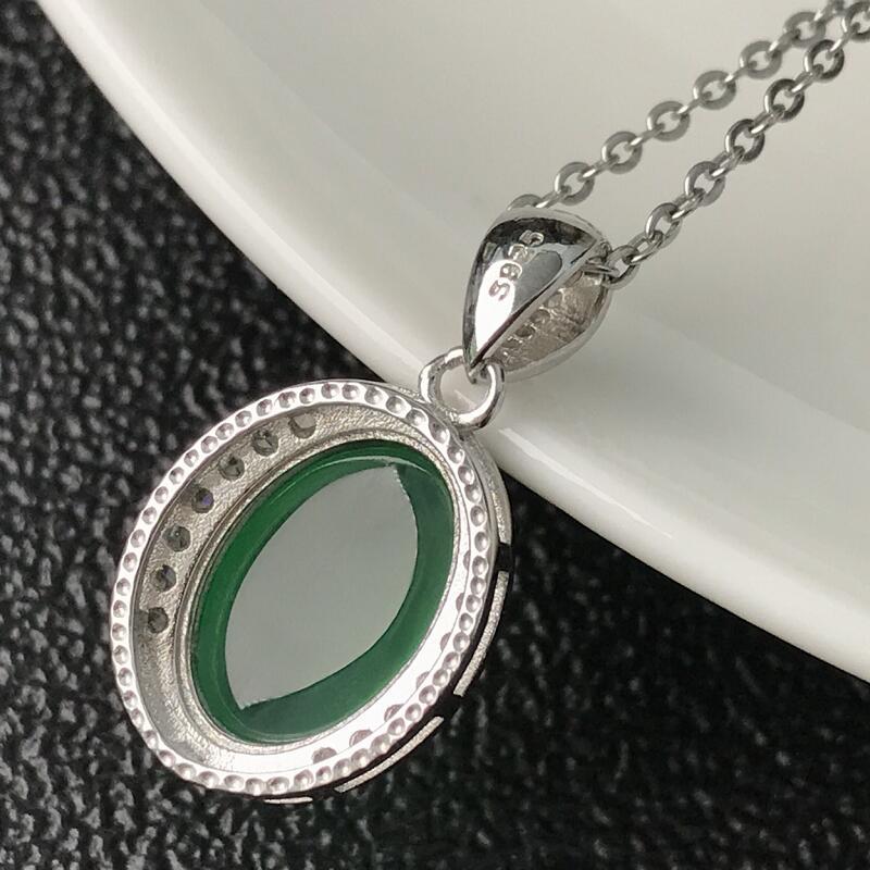 Gold Art Natural green chalcedony oval silver diamond pendant S925 silver necklace daily wear birthday gift temperament clavicle chain