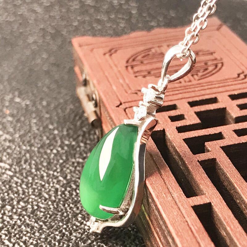 Gold Art Natural green chalcedony water drop silver diamond pendant S925 silver necklace daily wear birthday gift temperament clavicle chain