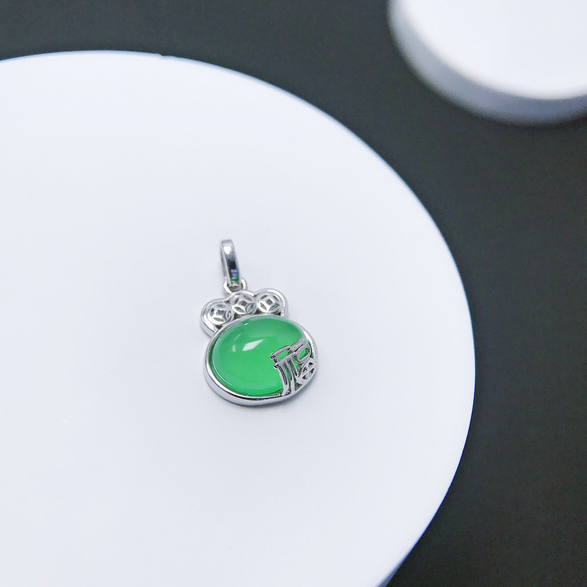 Gold Art Green chalcedony blessing copper coin silver pendant daily wear Mother's Day gift retro necklace
