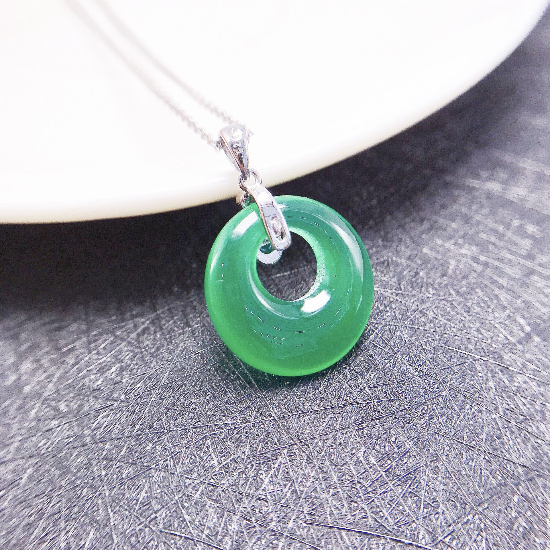 Gold Art Green Chalcedony Peace Buckle Silver Diamond Pendant｜Elegant in daily life, a gift to spread peace