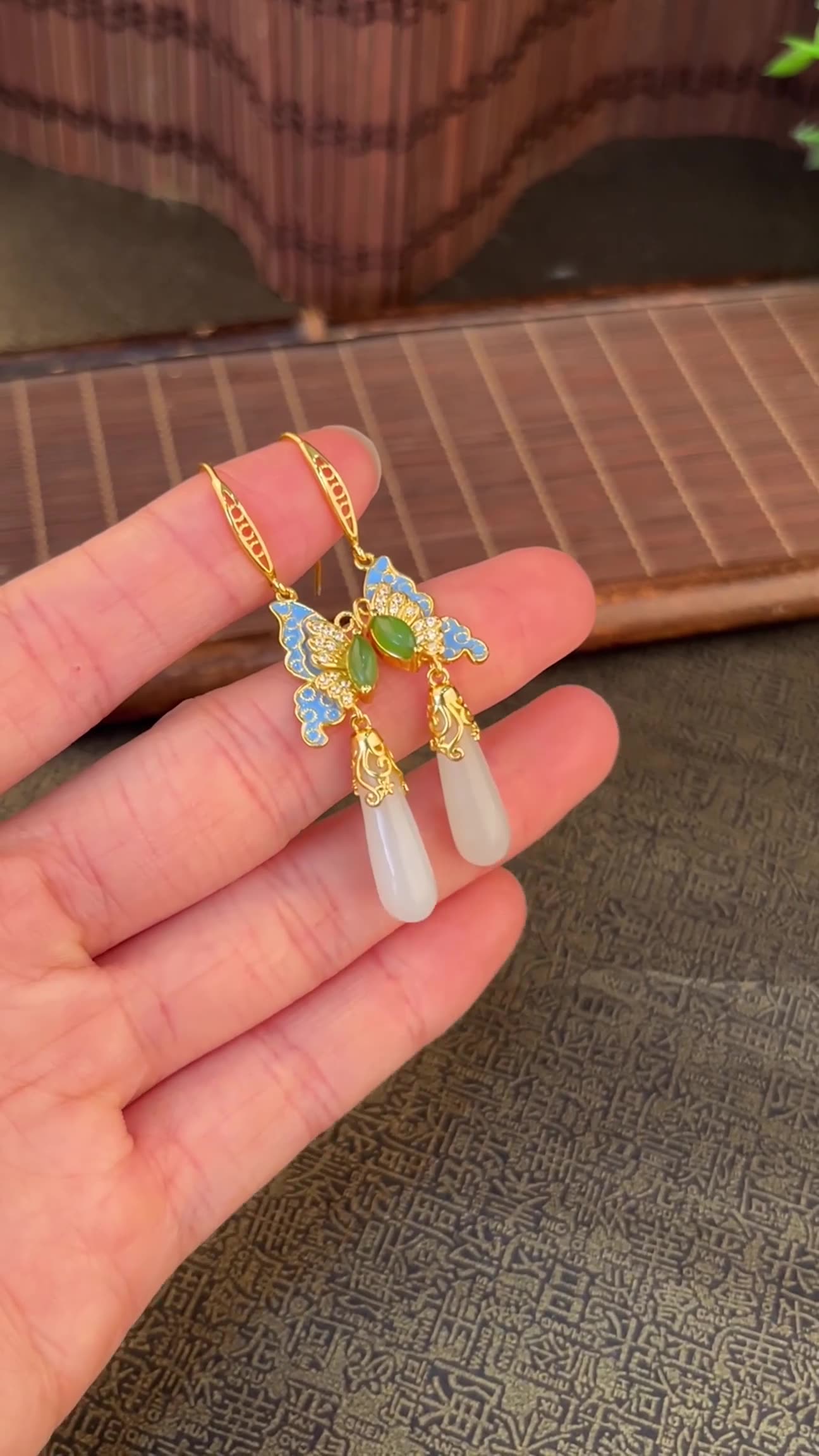 Gold Art Hetian Jade Gold Plated Butterfly Earrings - Enamel, Cubic Zirconia and Drop-Shaped Jade, Perfect for Everyday Wear, Celebrations and Gifts