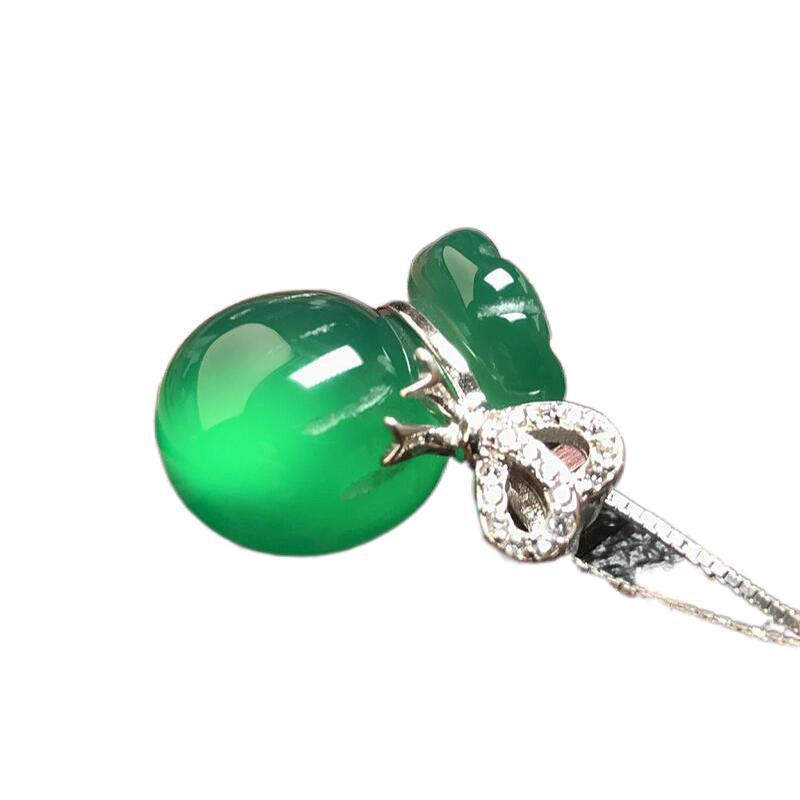 Green agate chalcedony lucky bag silver diamond pendant brings wealth and good luck every day, it is the best gift for the festival