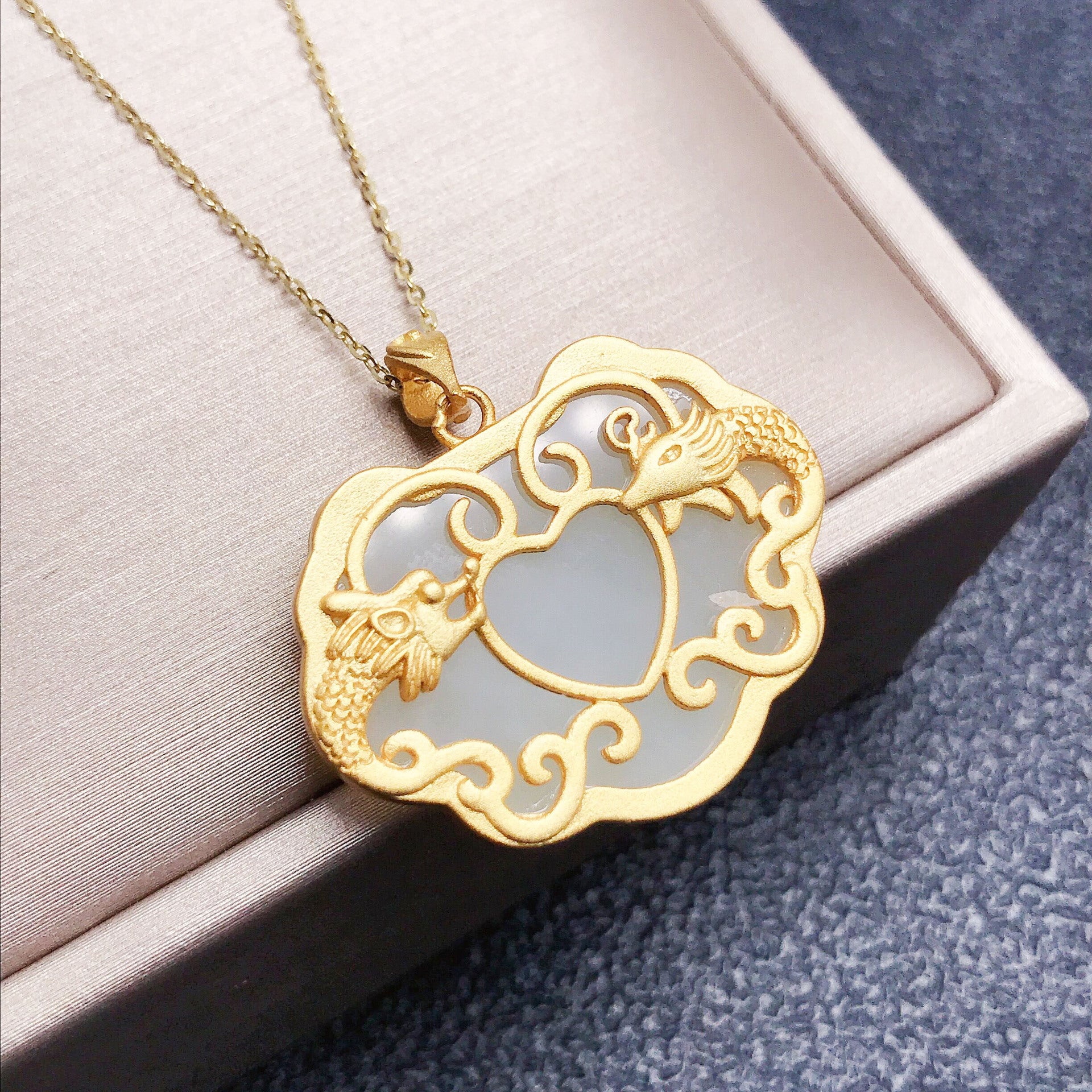Gold Art Exquisite gold-plated Hetian jade longevity lock necklace - suitable for daily wear and gift giving