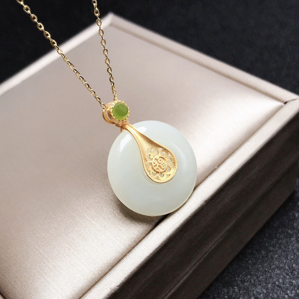 Gold Art  Hetian Jade Gold Plated Peace Buckle Pendant - Green Jade with Blessing Details, Suitable for Everyday and Special Occasions