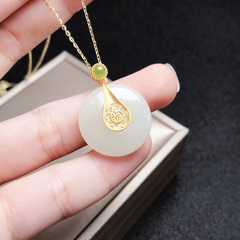 Gold Art  Hetian Jade Gold Plated Peace Buckle Pendant - Green Jade with Blessing Details, Suitable for Everyday and Special Occasions