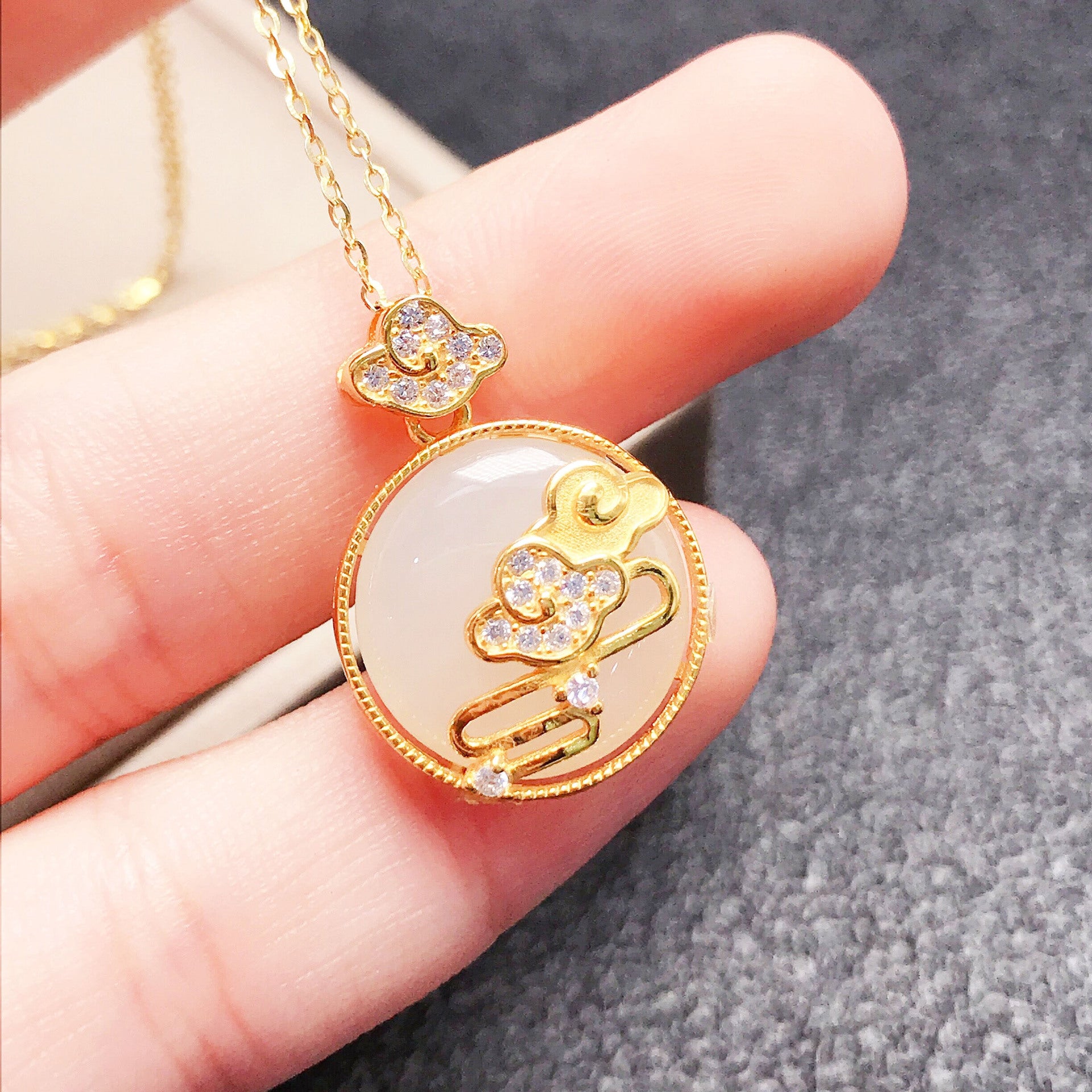Gold Art Exquisite gold plated Hetian jade necklace - cloud design with cubic zirconia, suitable for daily wear or as a gift