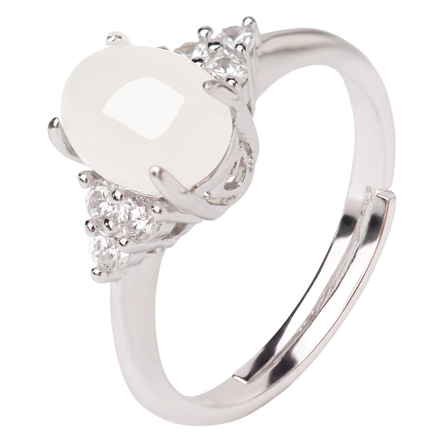 Gold Art With certificate | 925 sterling silver and Hetian jade egg-shaped ring  Classic diamond-set design | Suitable for daily use / gift giving / commuting Natural jade + silver support to preserve color Elegant and detailed