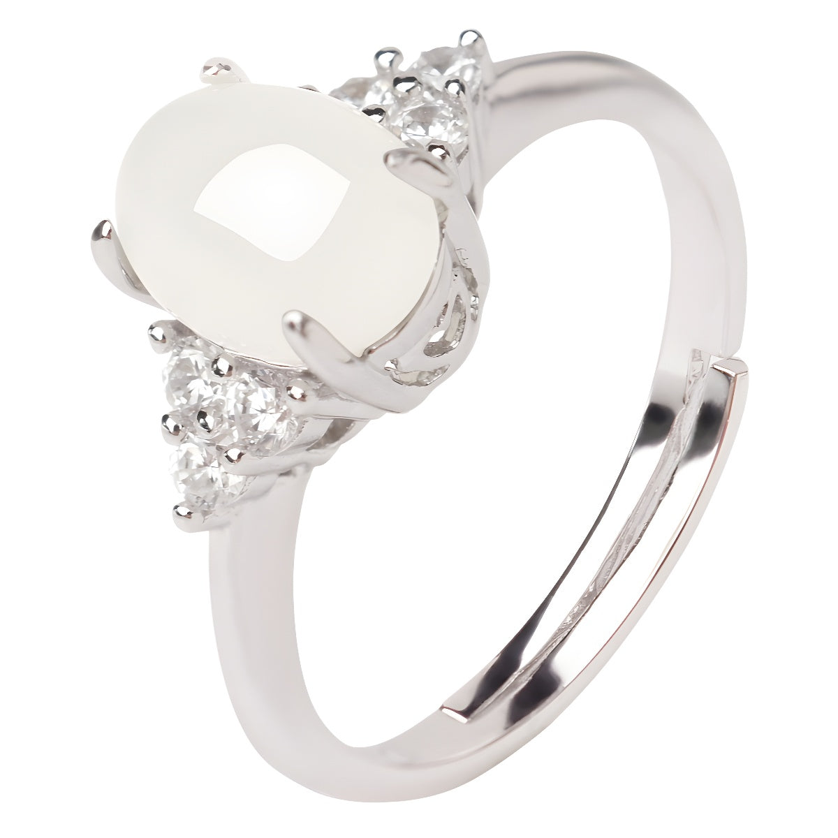 Gold Art With certificate | 925 sterling silver and Hetian jade egg-shaped ring  Classic diamond-set design | Suitable for daily use / gift giving / commuting Natural jade + silver support to preserve color Elegant and detailed