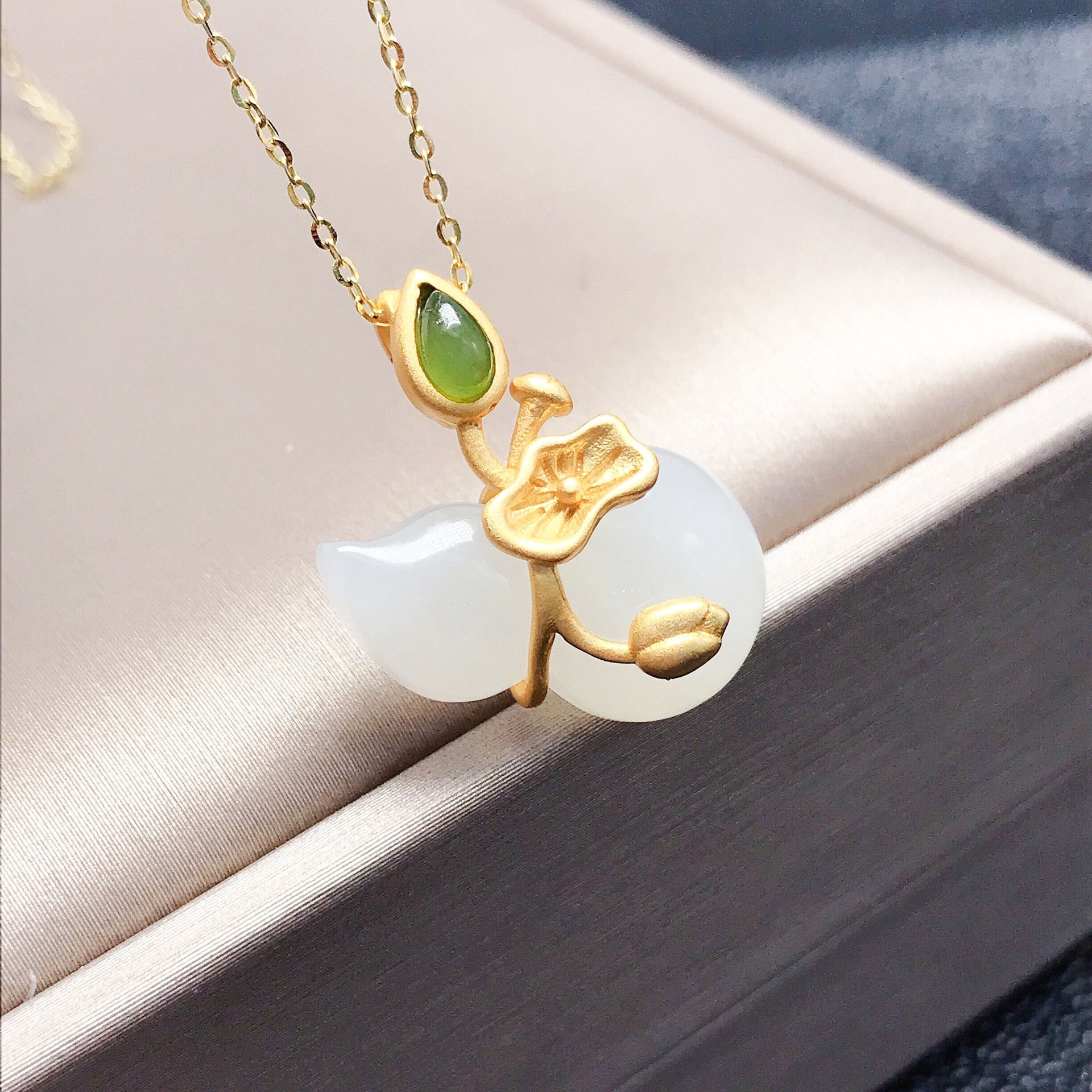 Gold Art Gold-Plated Hetian Jade Gourd Necklace with Lotus Accent – Perfect for Daily Wear & Gifting