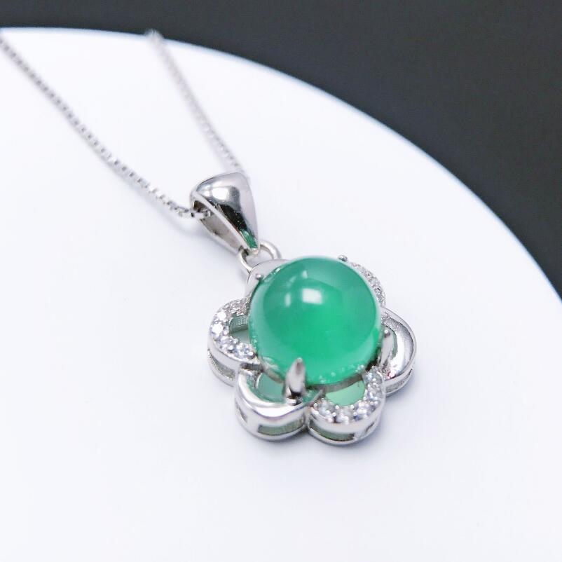 Gold Art Ice-type green chalcedony flower silver diamond pendant, exquisite in daily life, romantic as a gift
