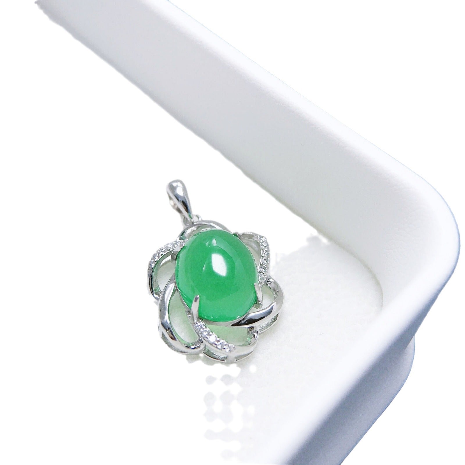 Gold Art Silver and diamond-set Sun Green Jadeite Chalcedony Petal Pendant｜Festival gift Precious gift with oriental poetry